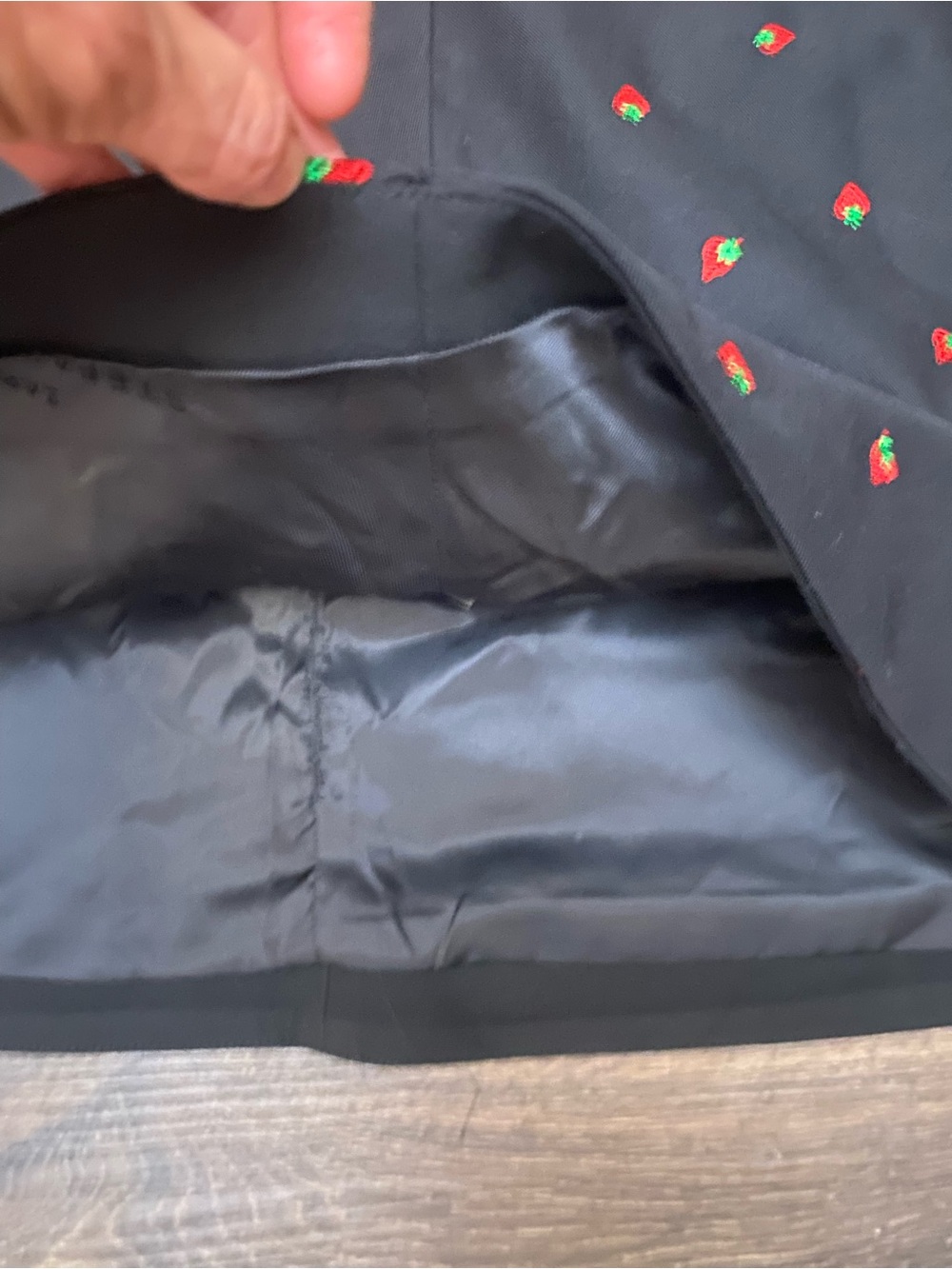 Zara x Stephano Pilati Women NWT Black Mini Skirt Size M Black Red  Strawberries - Picture 8 of 8